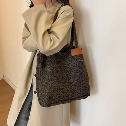 Chic Leopard Tote Bag