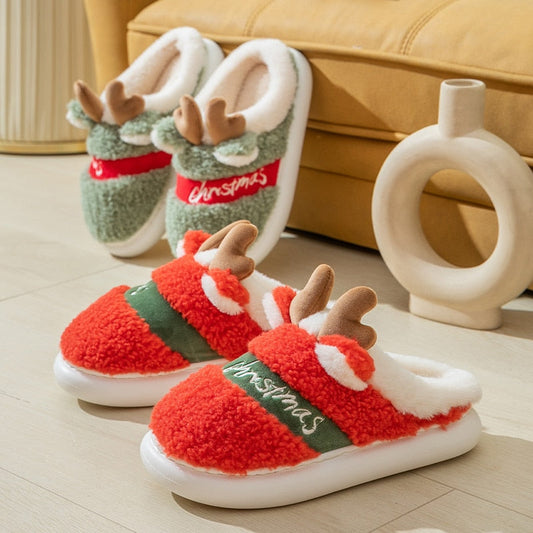 🦌 Cozy Reindeer Slippers
